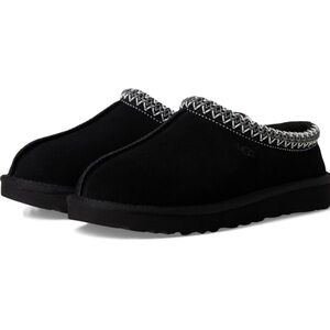 UGG Men's Black Slip-On Loafers size 4